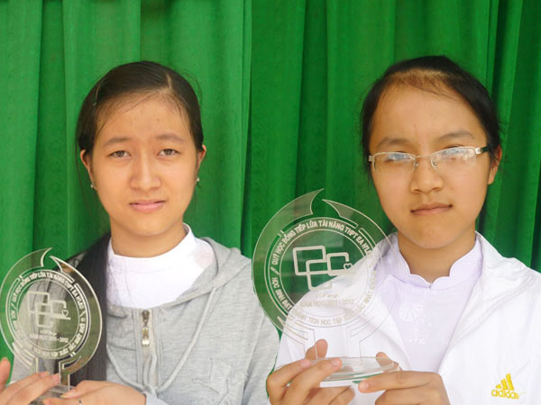 Danh sách học sinh được trao học bổng năm 2012